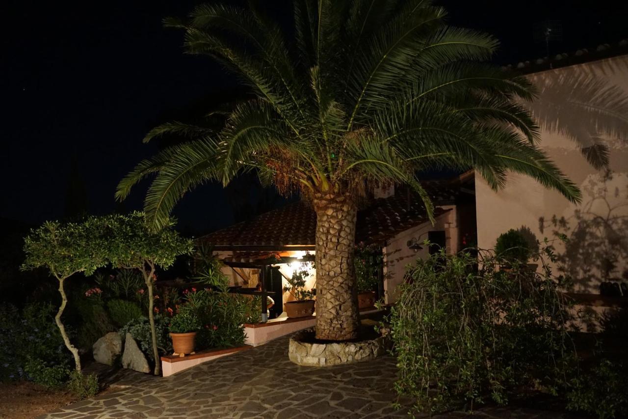 Studio-Appartment In Landhaus Mit Meerblick Porto Azzurro Exterior foto